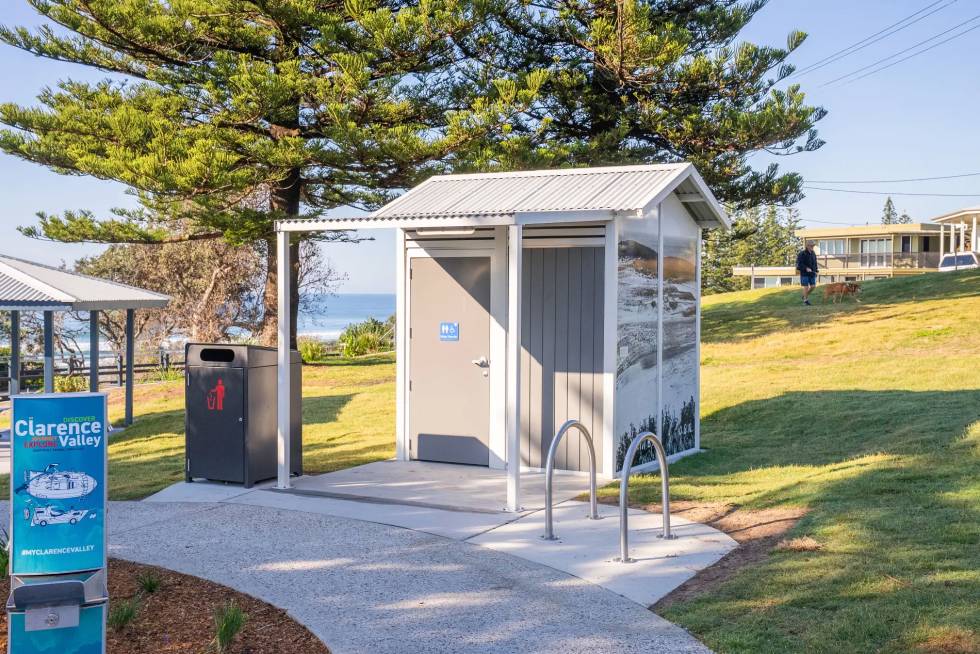 Coastal Toilet Building, William Ager Park Yamba