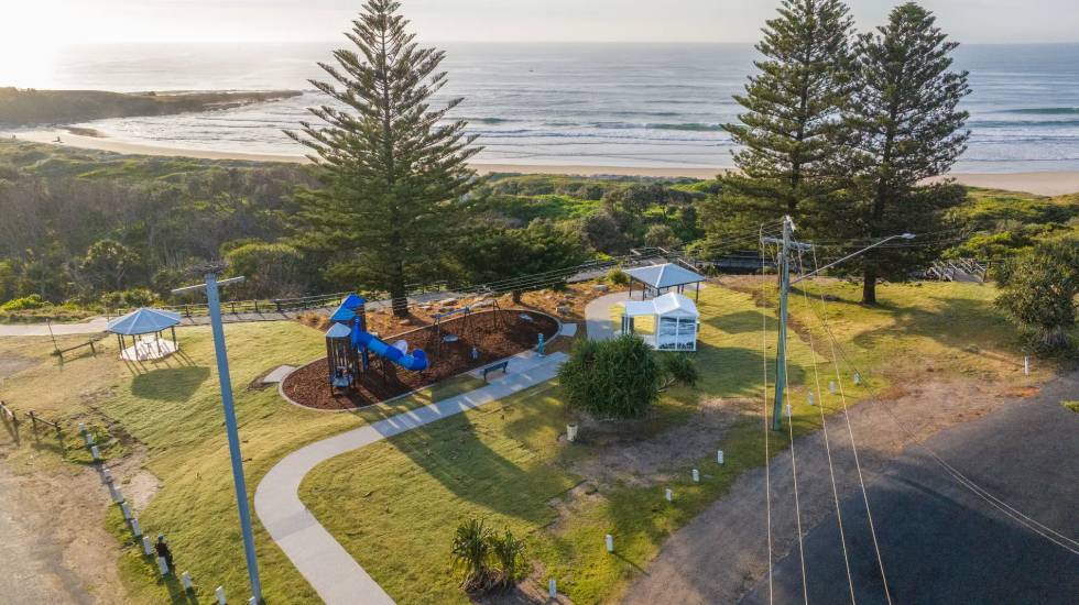 Coastal Toilet Building, William Ager Park Yamba