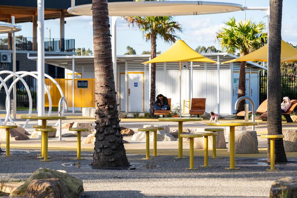 Laurie Ferguson Water Playground Toilet & Change Room Building | Modus
