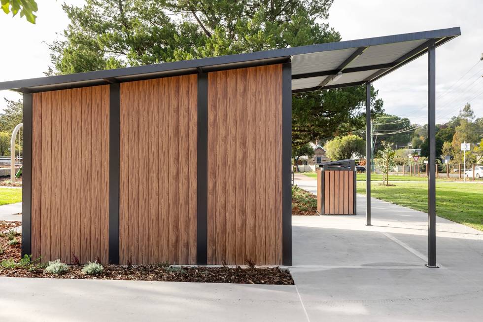 Redbank Reserve | Public Toilet Building