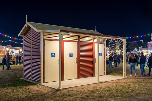 Burton 3 in Manor Red and Classic Cream colour scheme