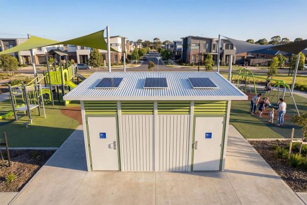 InCube 2 with solar panels