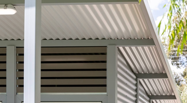Anodised aluminium elements throughout