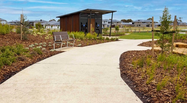 Clear pathways with visible entrances and exits