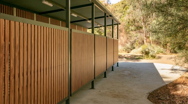 Timber-look aluminium blends with natural surrounds