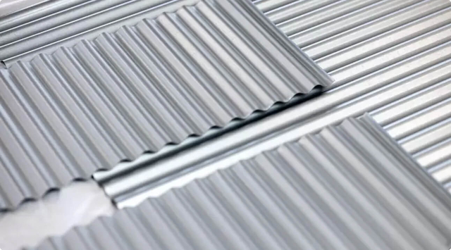 Ribbed surface for internal walls