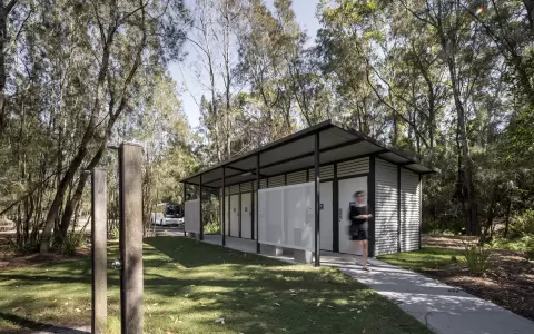 Toilet Building for Murrays Beach