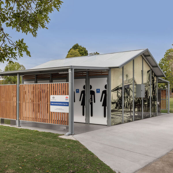 Railway toilet building at Lismore