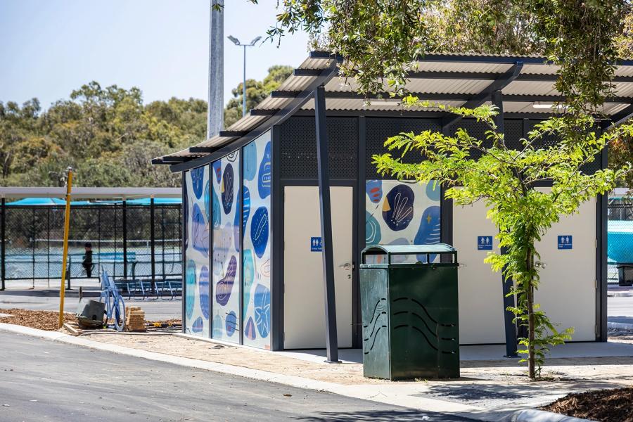 What were the design requirements for Bluegum Community Centre?