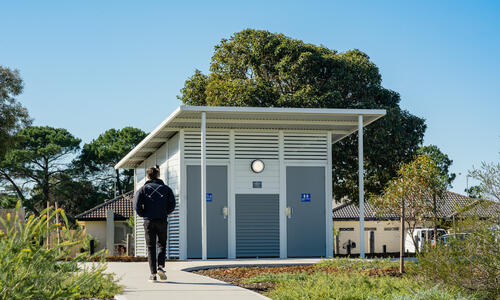 Hinckley Park Public Toilet Building