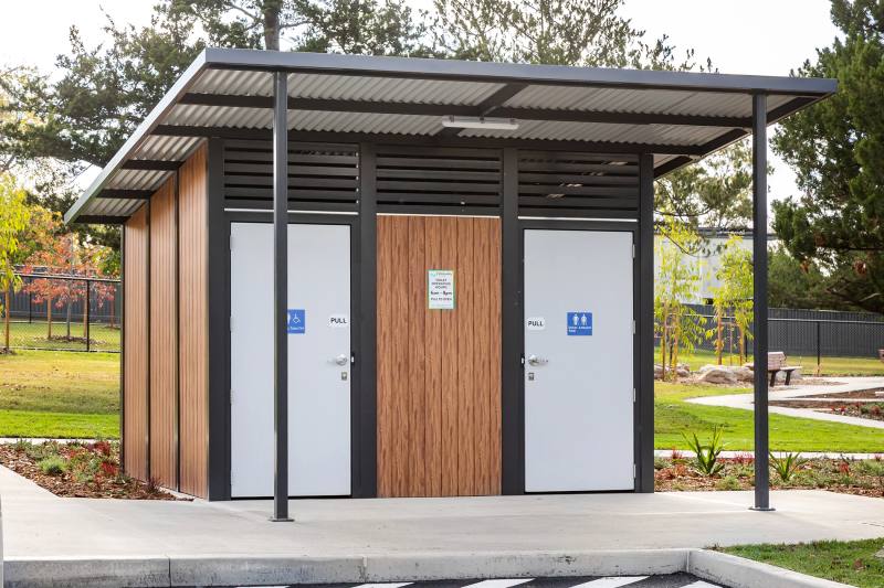 Redbank Reserve | Public Toilet Building
